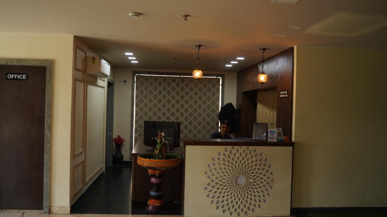 Raas Mahal-Hotel In Jaipur Near Tourist Places Eksteriør billede